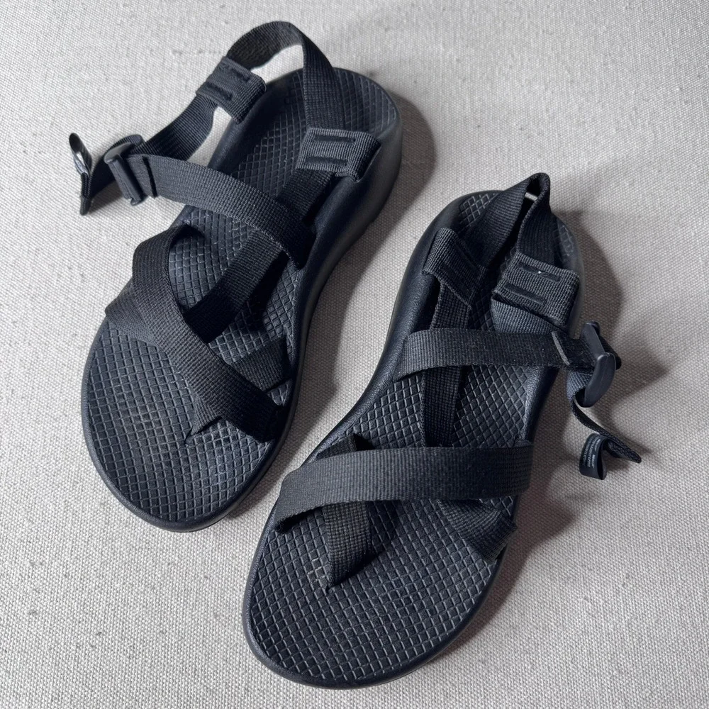 Chaco Classic Z2 Womens Black Strappy Athleisure Sandals Toe Loop J105430 Size 8